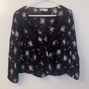 Hollister floral cropped blouse
